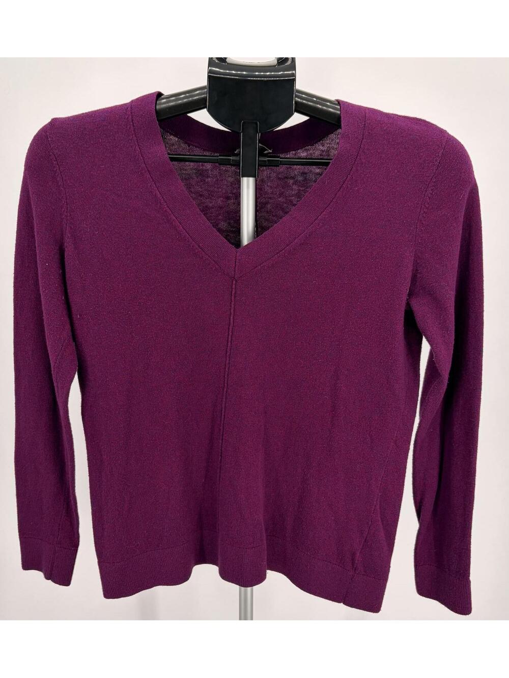 Classic Talbots Purple V-Neck Sweater Petite P Knitwear